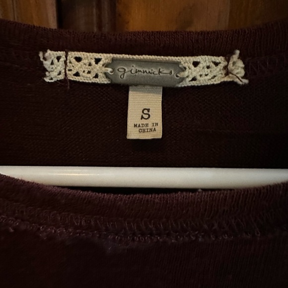 Gimmicks by BKE Buckle Lightweight Top - Picture 4 of 8